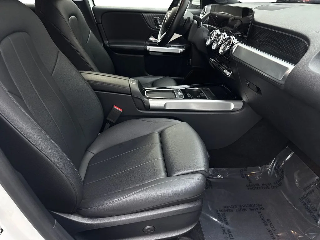 Used 2025 White Mercedes-Benz GLB 250 image 42