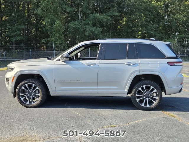 Used 2022 Silver Jeep Overland image 2