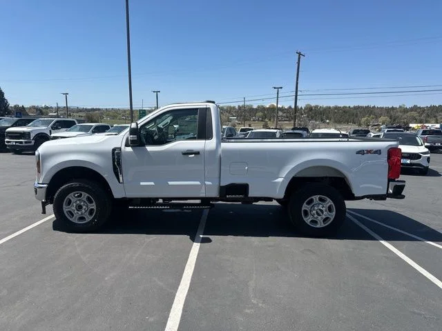 2025 Ford F-350 Super Duty XLT - Photo 10