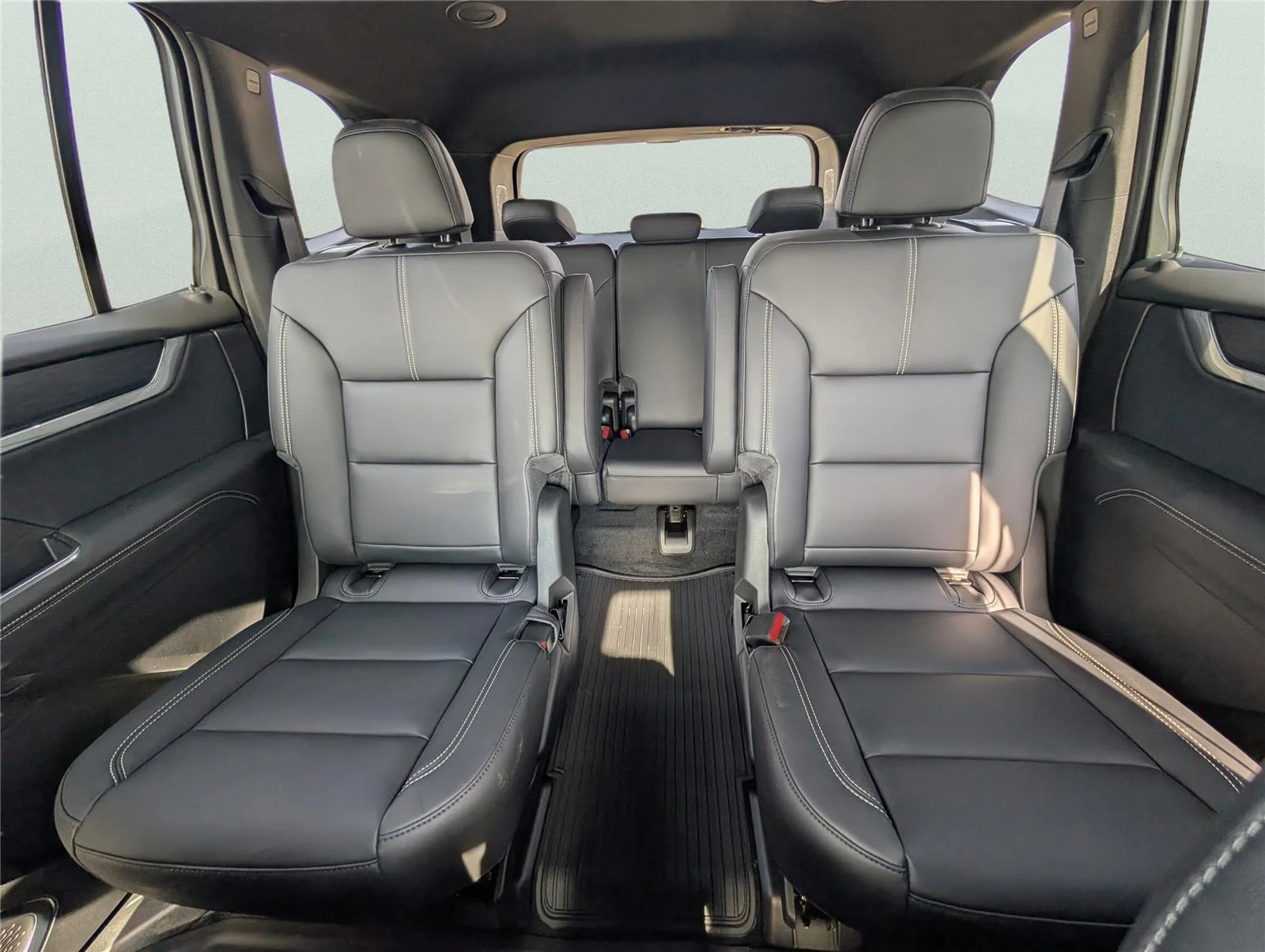 New 2026 Sterling Metallic GMC Elevation image 19