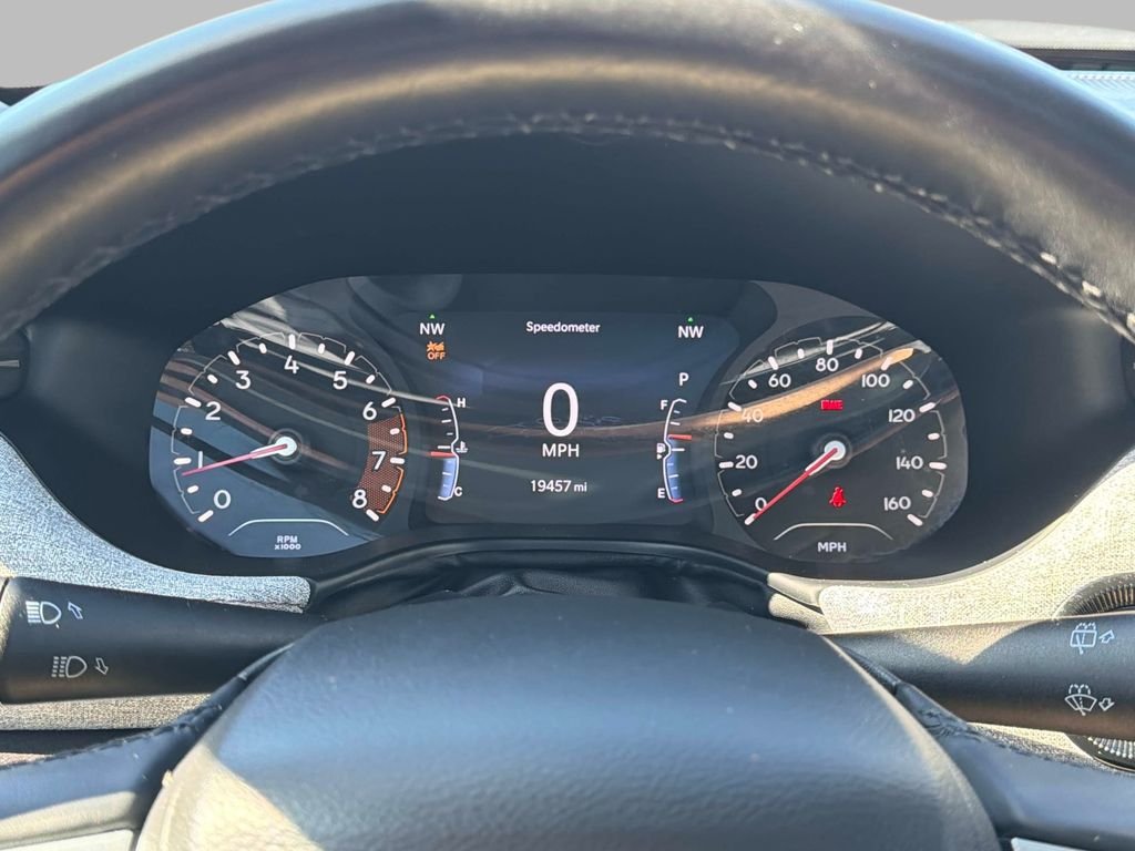 Used 2022 Black Jeep Latitude Lux image 24