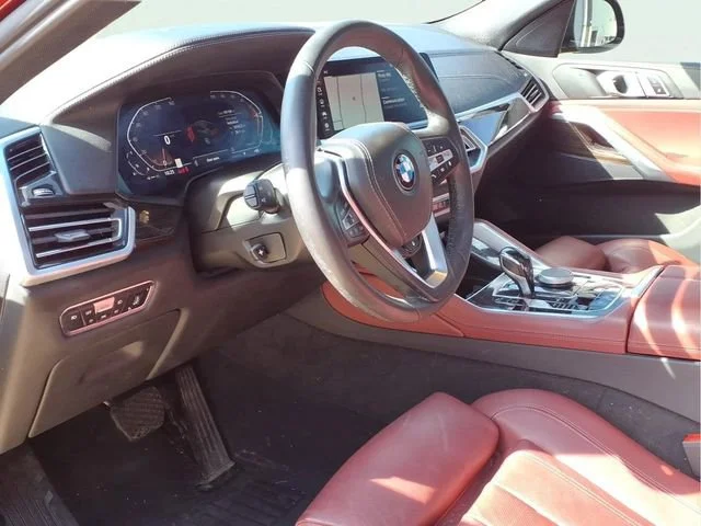 Used 2021  BMW xDrive40i image 10