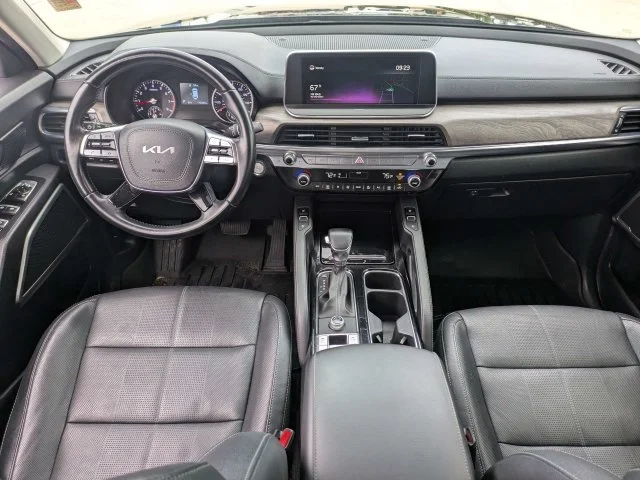 Used 2022 Black Kia EX image 16