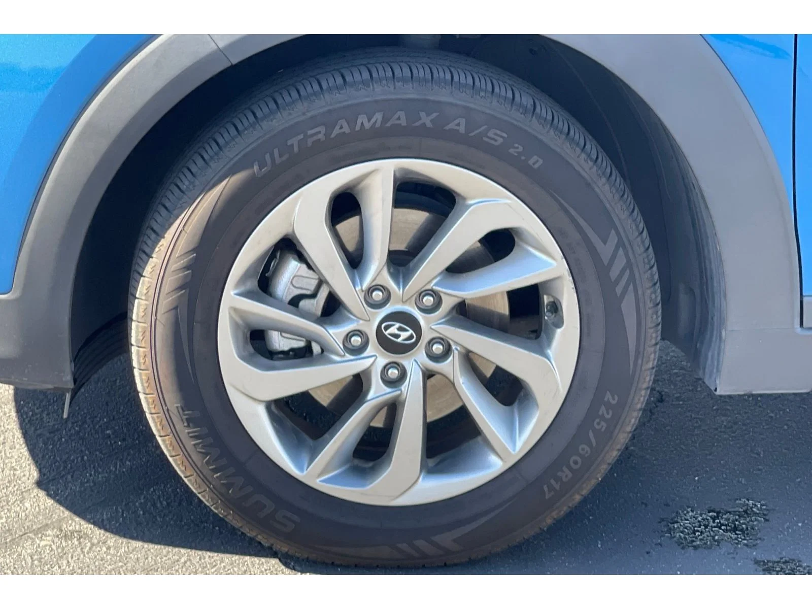 Used 2016 Caribbean Blue Hyundai SE image 11