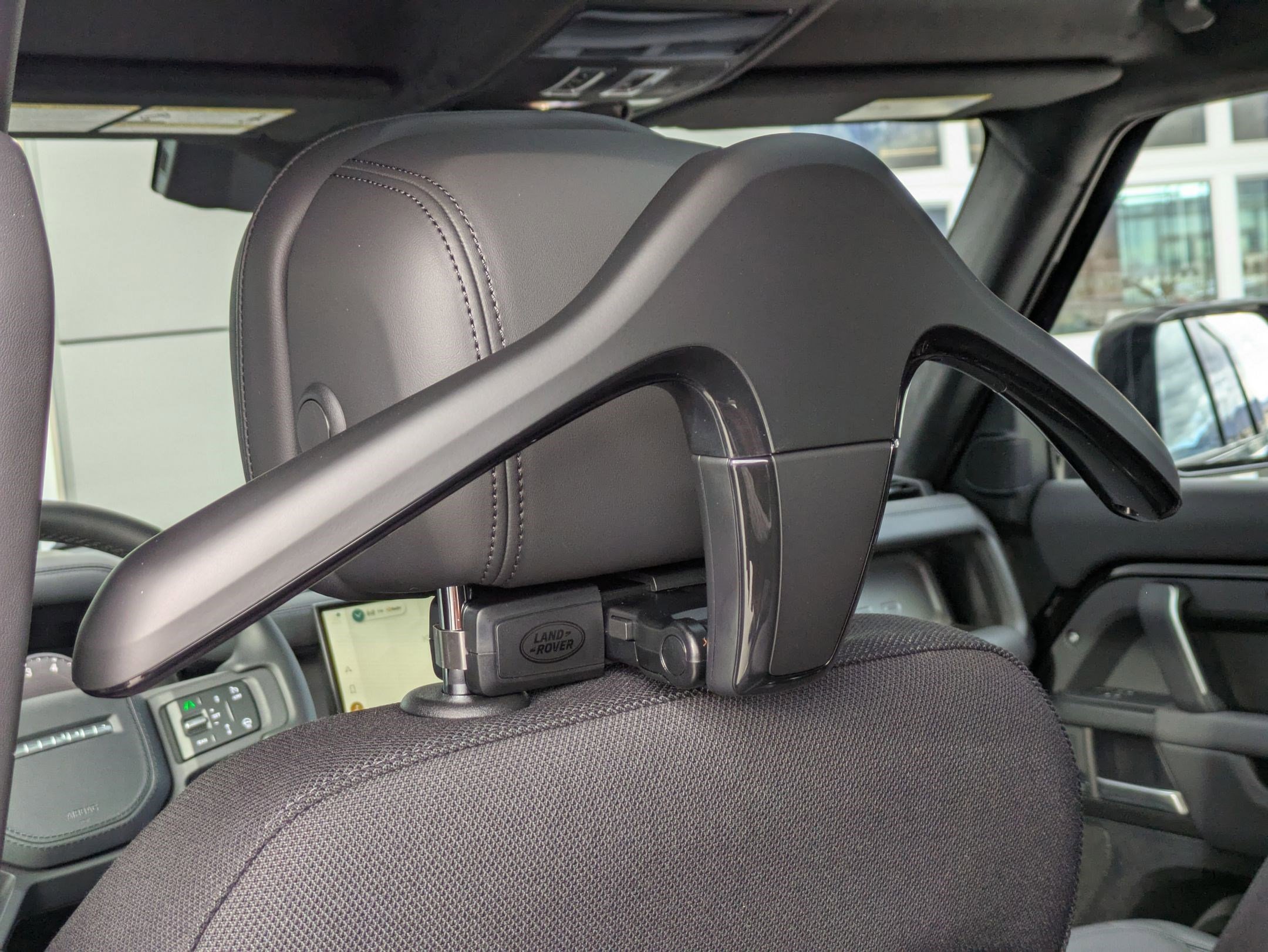 2025 Land Rover Defender V8 - Photo 18