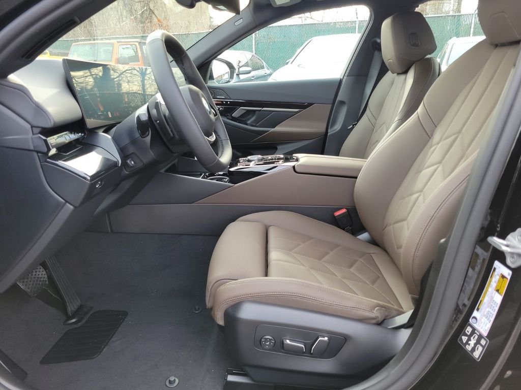Used 2026 Black BMW 530i xDrive image 19