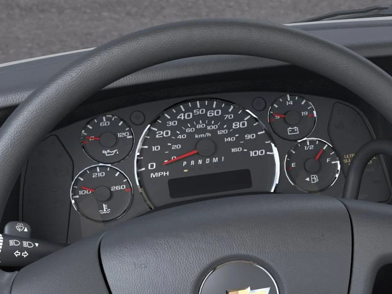 New 2025 Summit White Chevrolet 1WT image 18