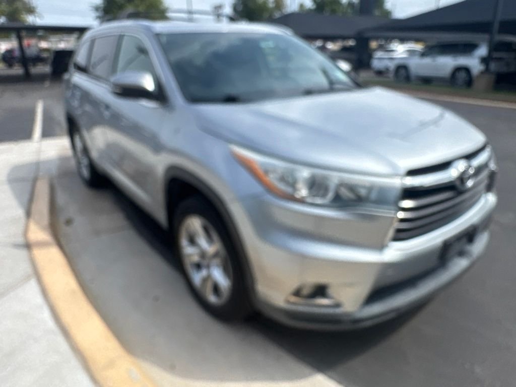 Used 2014 Silver Toyota Limited image 2