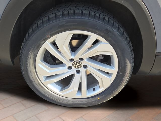 Certified Used 2021 Gray Volkswagen 2.0T SEL image 10