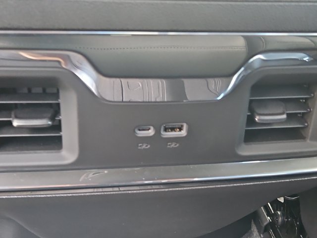 New 2026 Sterling Metallic GMC Elevation image 13