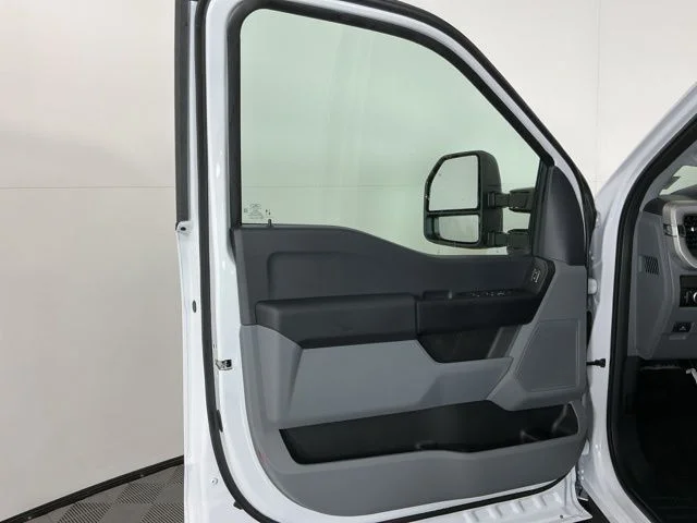 New 2026 Oxford White Ford XL image 11