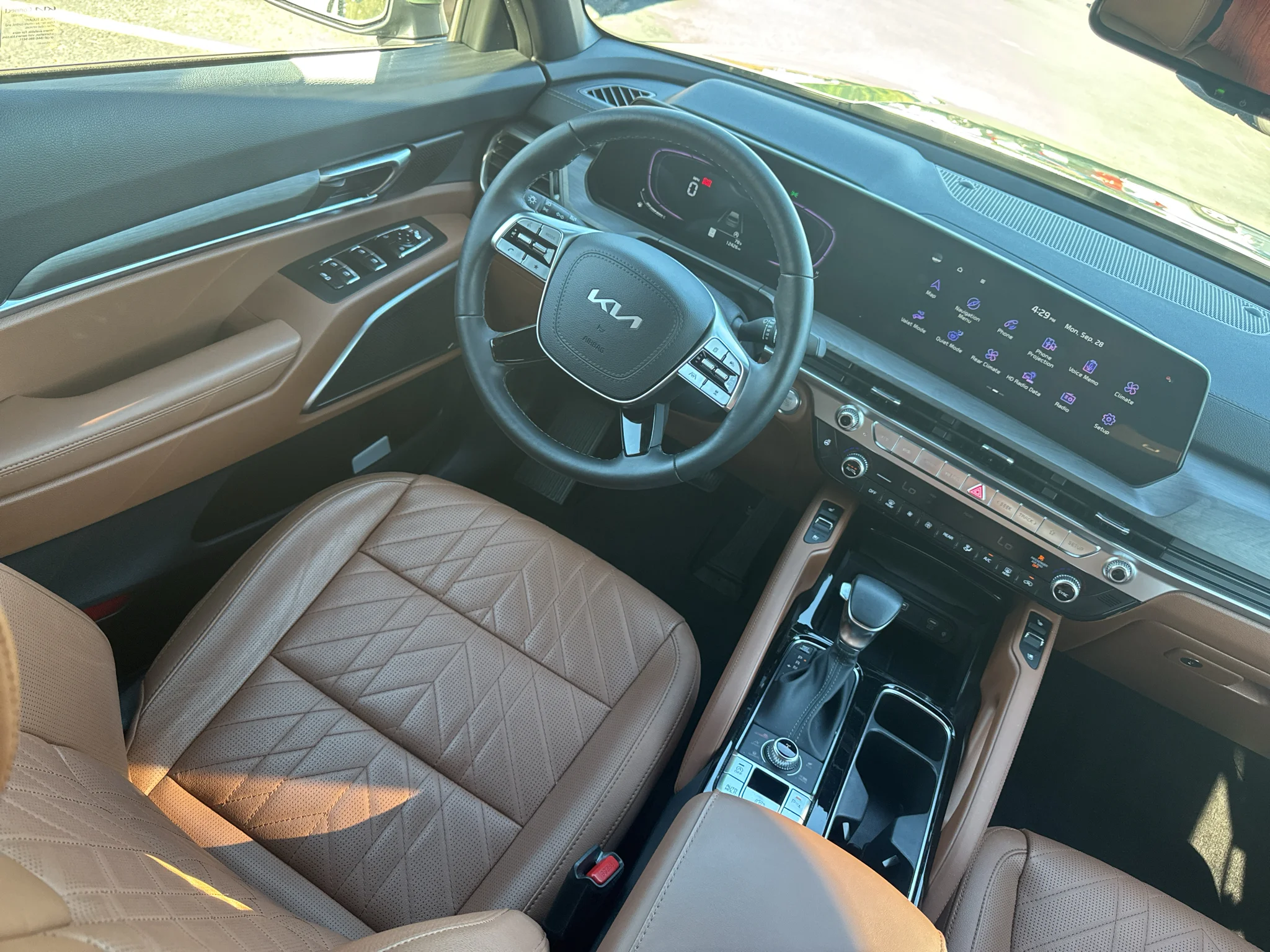 Used 2025 Jungle Green Kia EX X-Line image 11