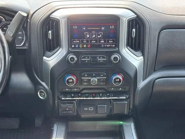 Used 2020 SUMMIT WHITE Chevrolet RST image 13