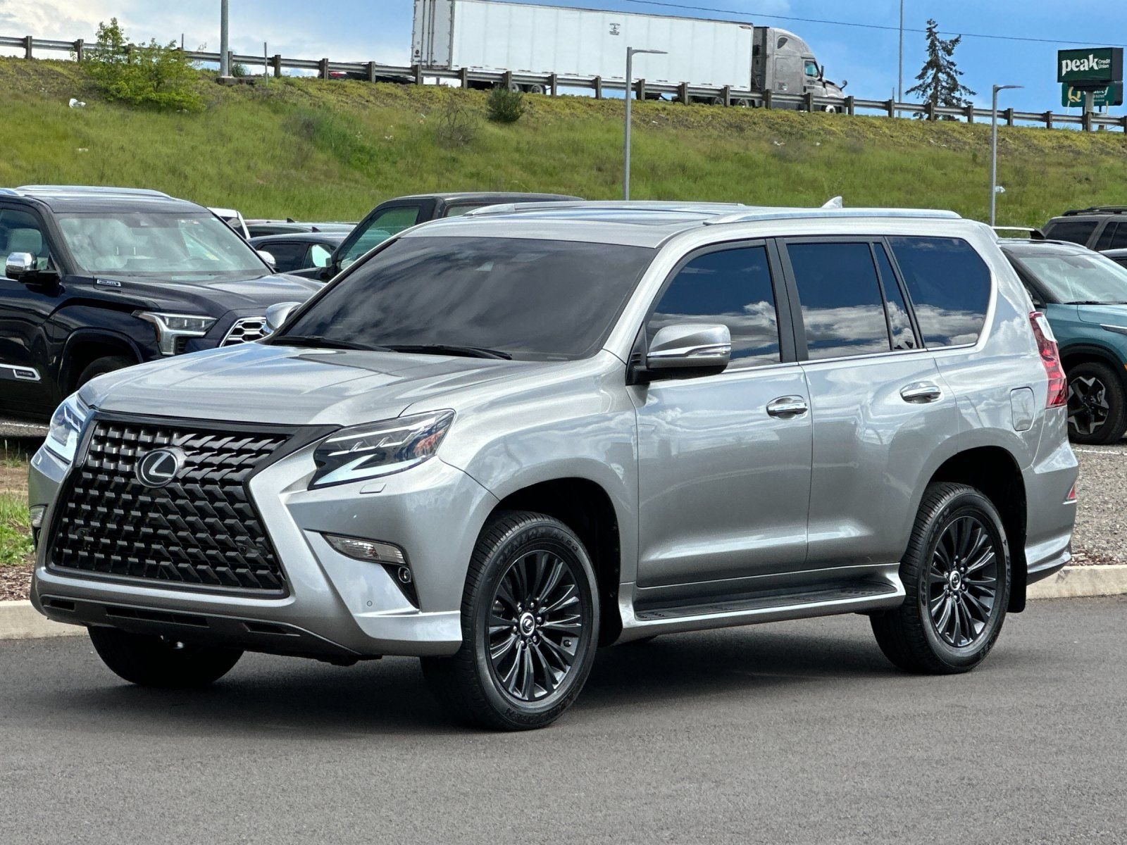 Used 2022 Silver Lexus 460 image 7