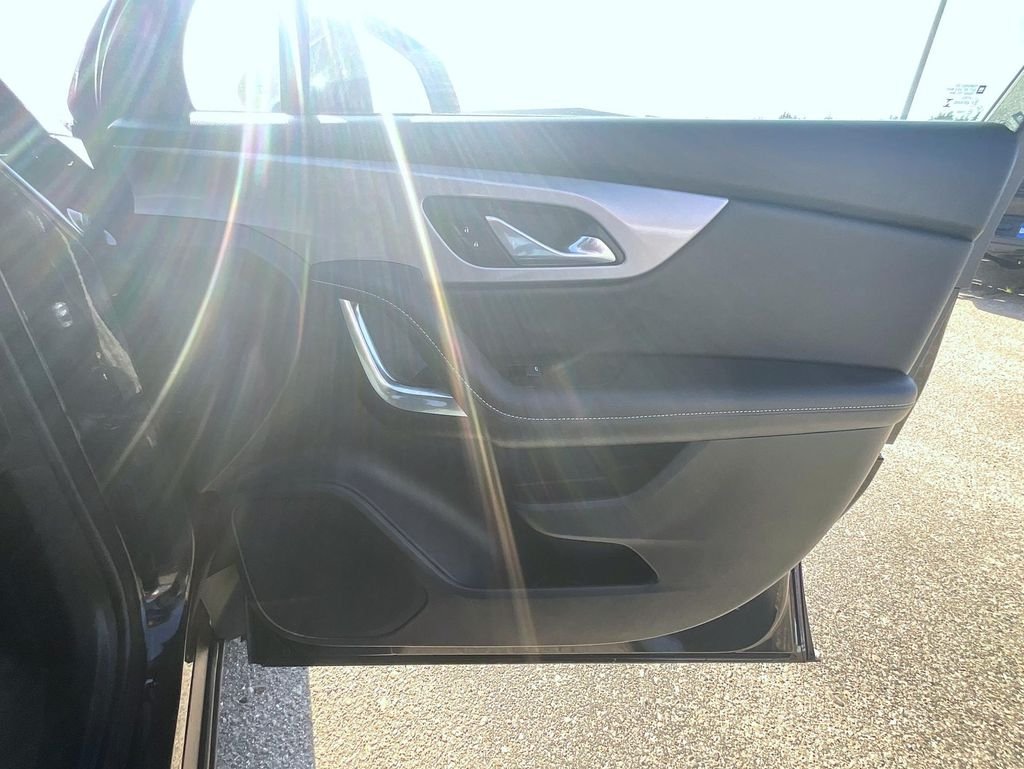 Used 2025 Black Chevrolet LT image 16