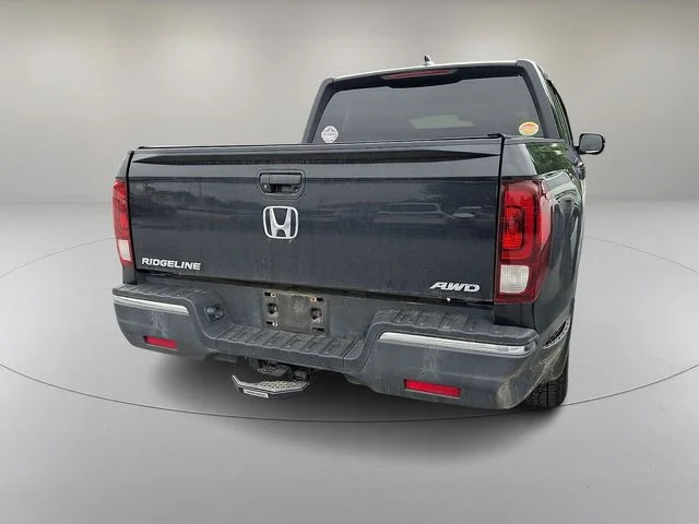 Used 2017 Black Honda RTL-T image 8