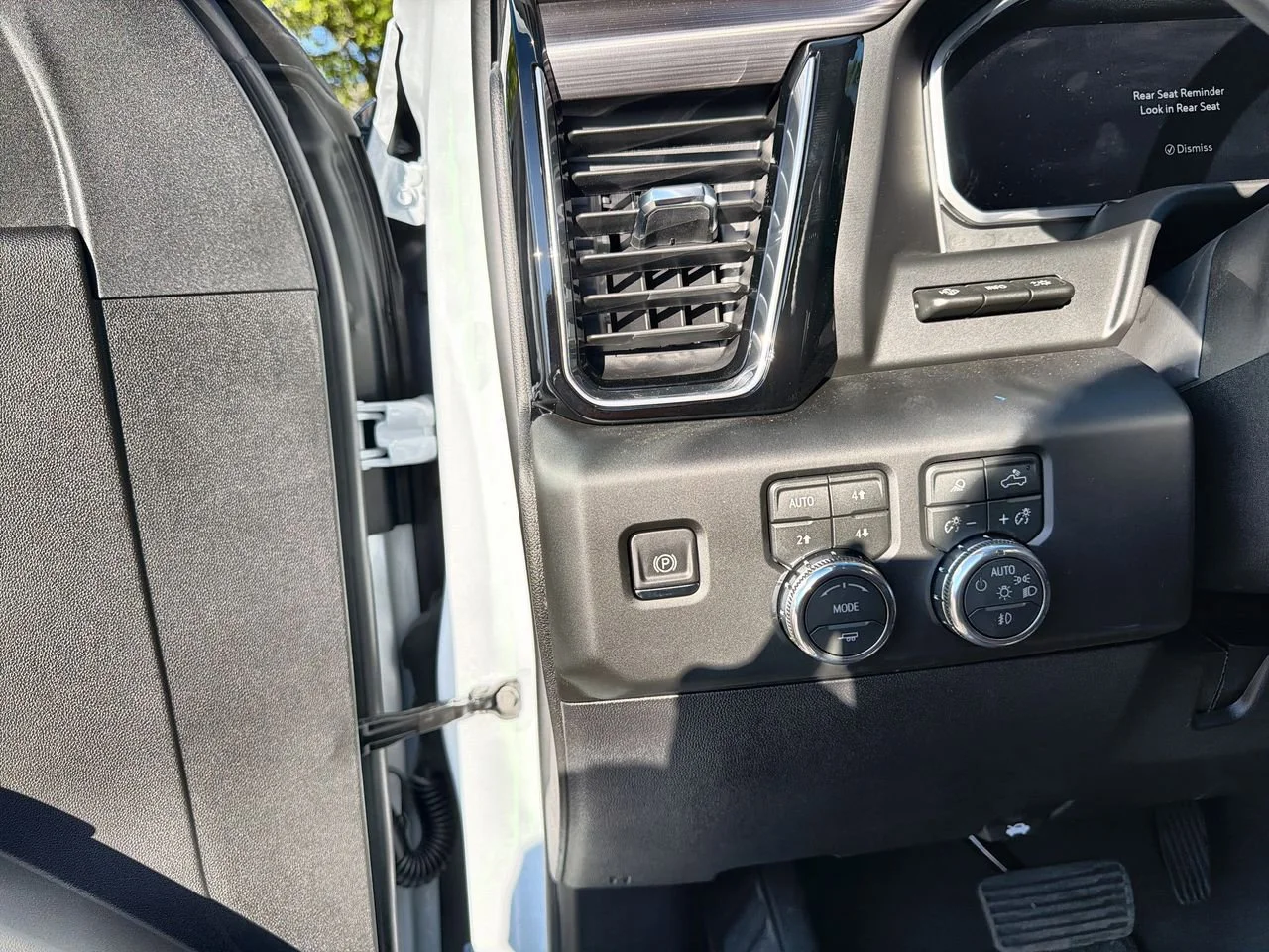 New 2026 Glacier White Tricoat GMC Denali Ultimate image 15