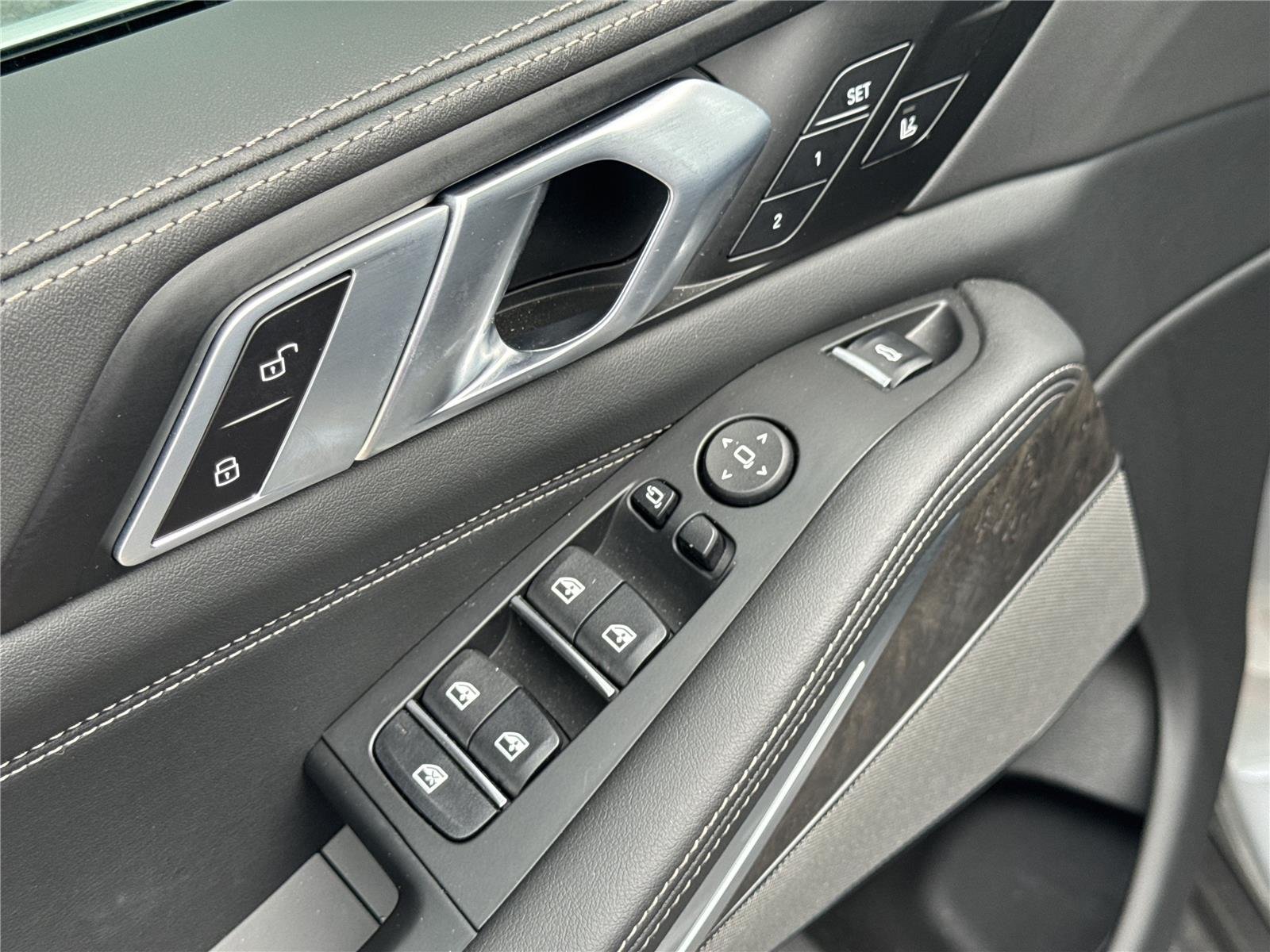 Used 2026 Skyscraper Grey Metallic BMW sDrive40i image 18