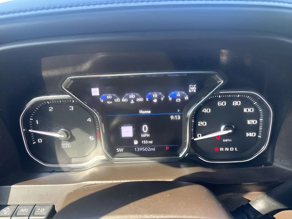 Used 2021 White GMC Denali image 27
