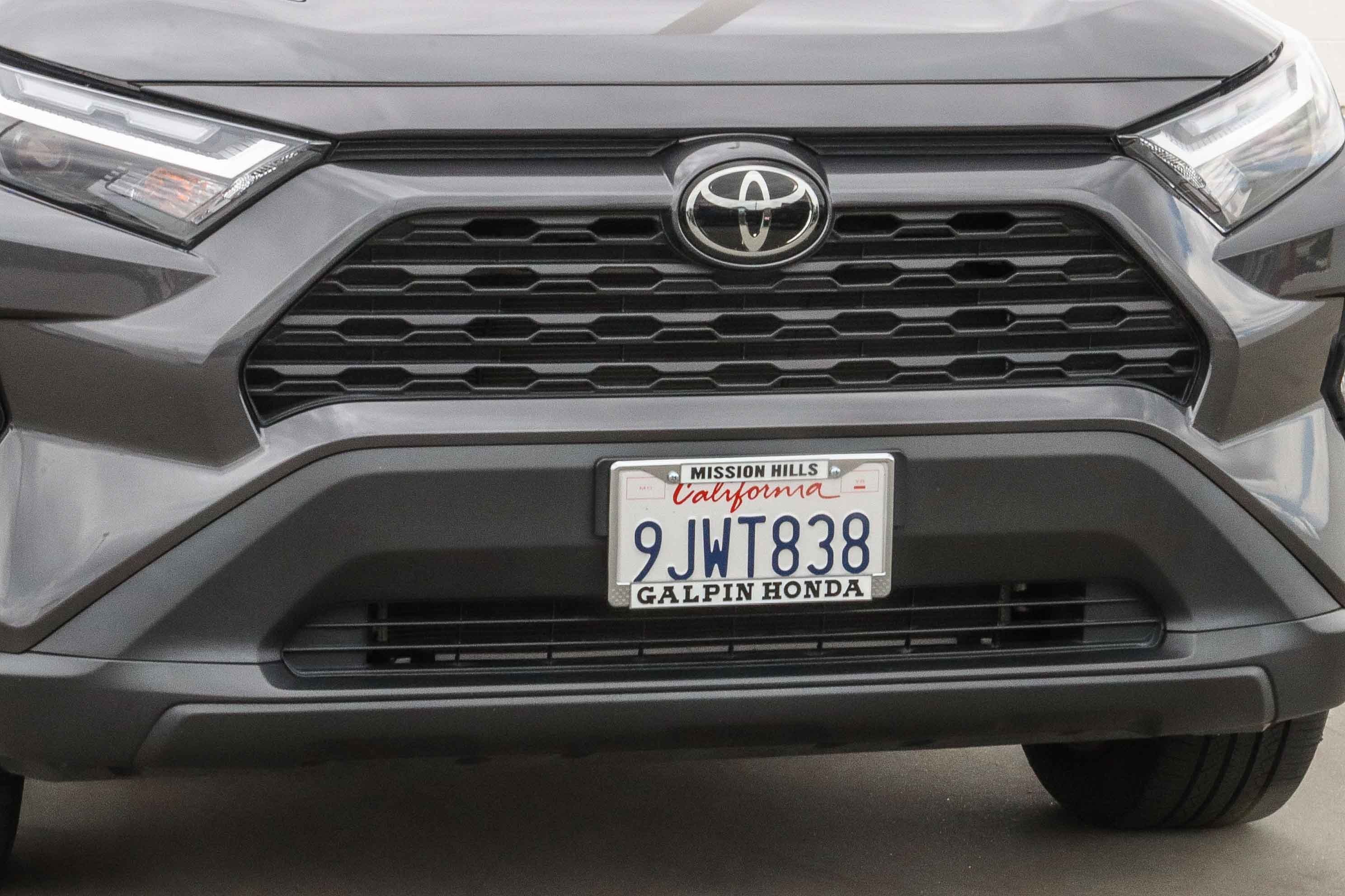 Used 2024 Magnetic Gray Metallic Toyota XLE Premium image 8