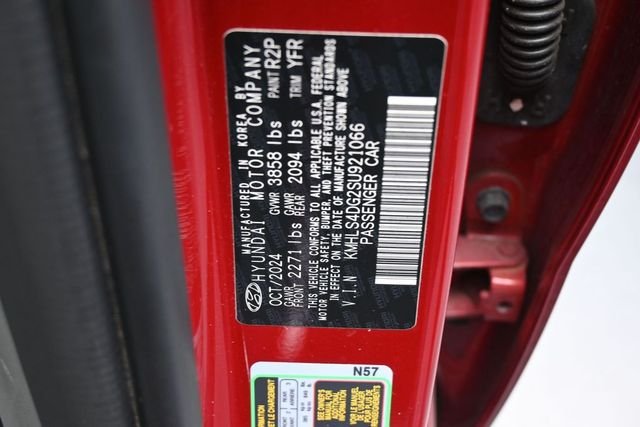 Used 2025 Red Hyundai SEL Convenience image 20