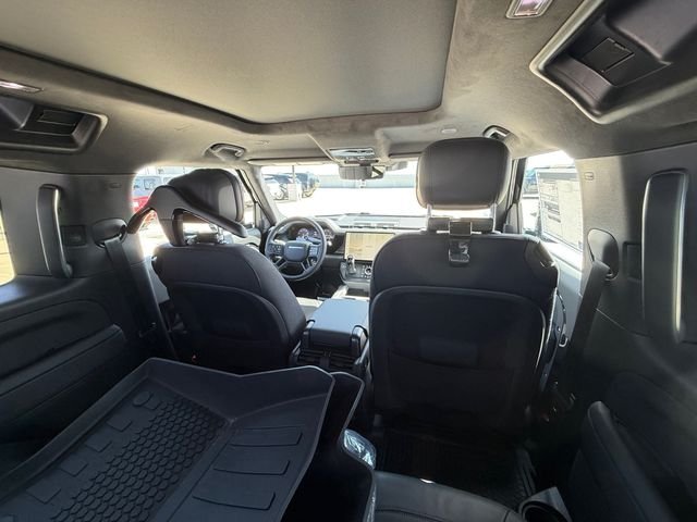 New 2026 Santorini Black Land Rover V8 image 17
