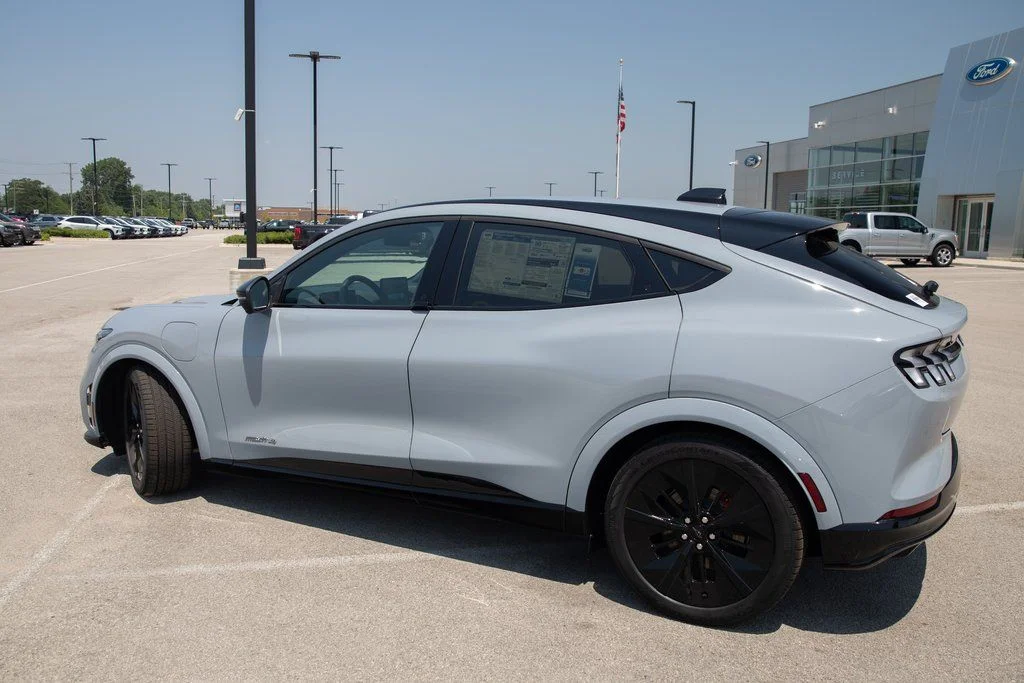 2025 Ford Mustang Mach-E GT - Photo 14