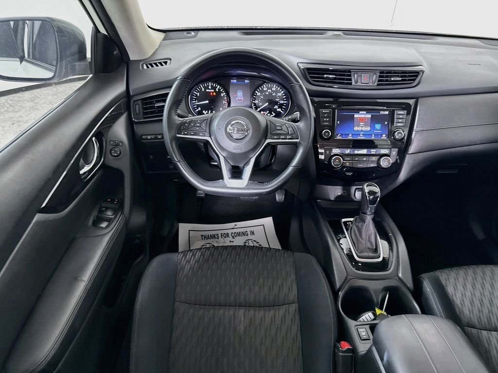 Used 2018 Pearl White Nissan SV image 3