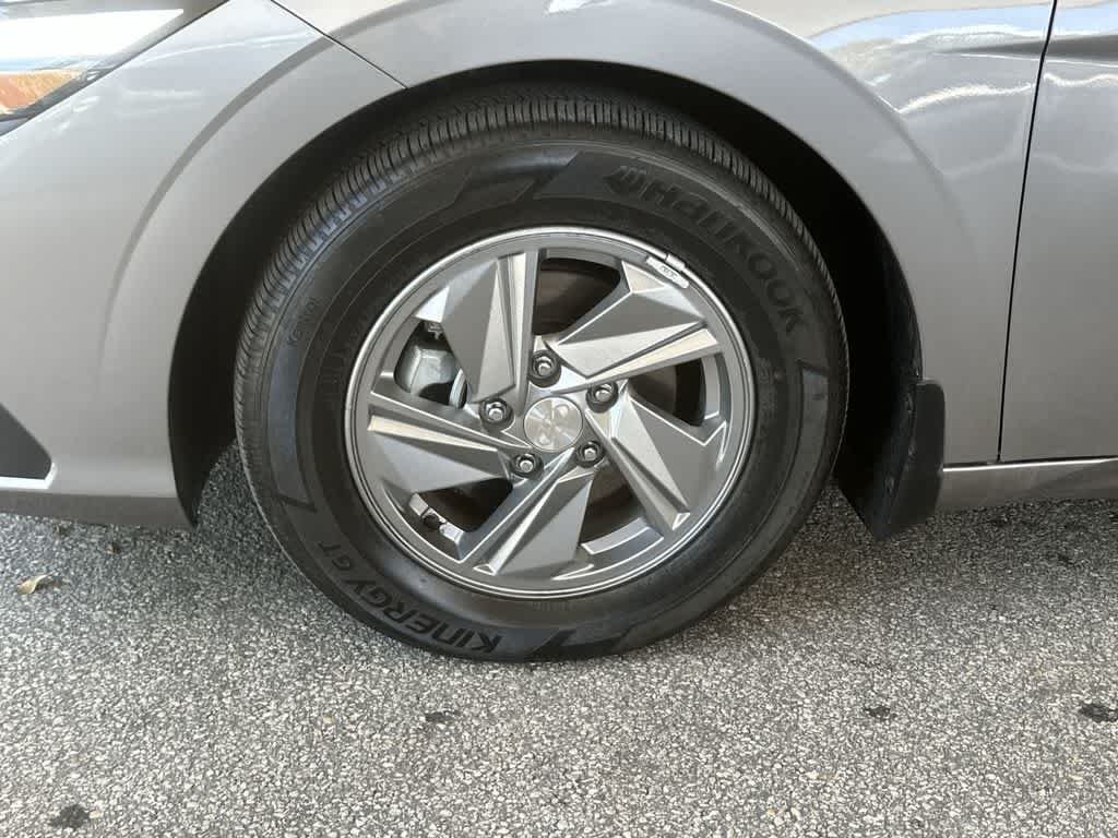 Used 2024 Fluid Metal Hyundai SE image 10
