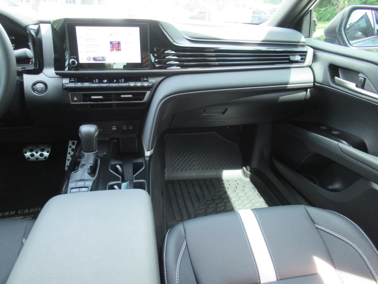 Used 2026  Toyota SE image 13