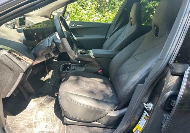 Used 2024 Dark Graphite BMW xDrive50 image 2