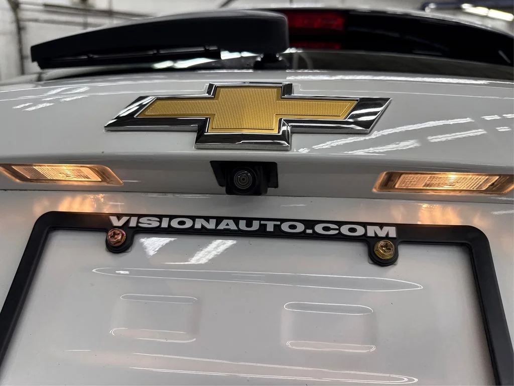 Used 2018 White Chevrolet LS image 16
