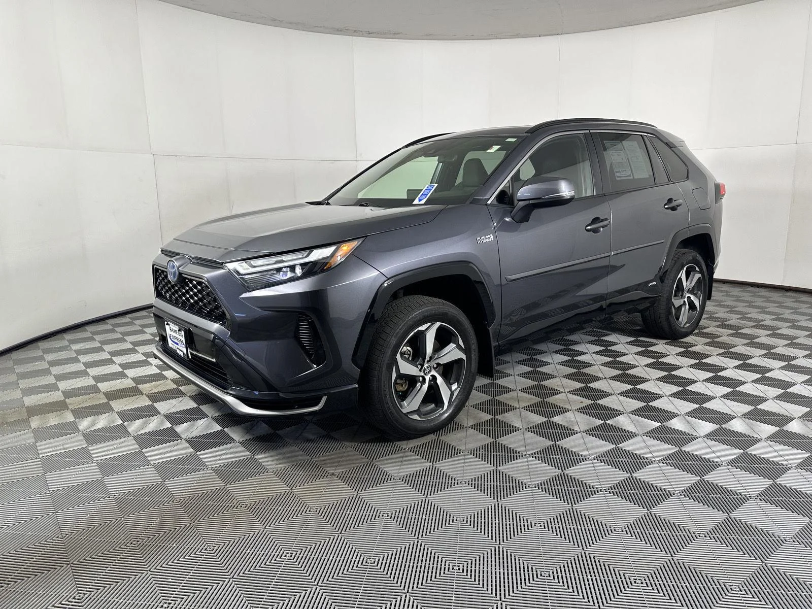 Used 2022 Magnetic Gray Metallic Toyota SE image 18