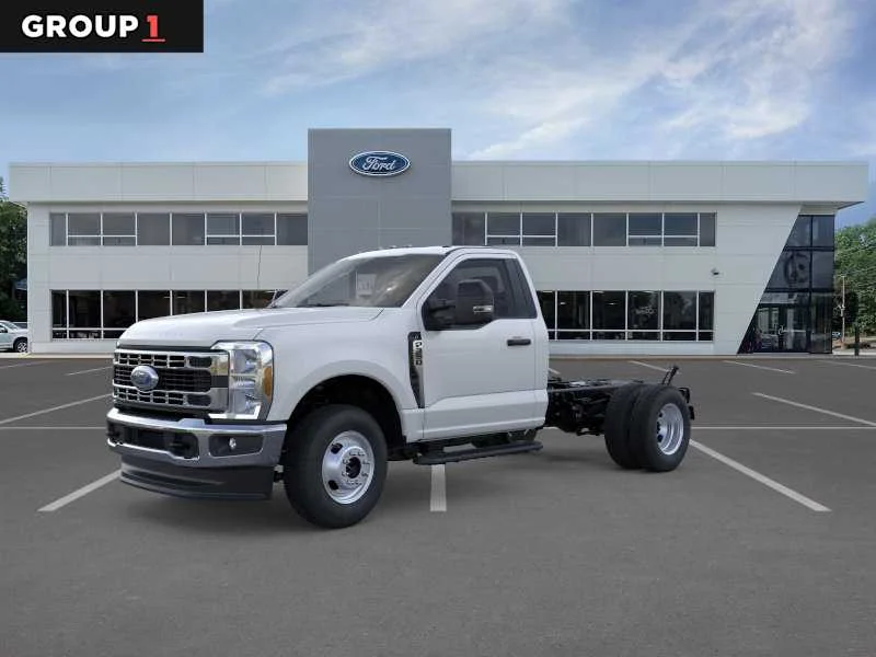 2026 Ford Super Duty F-350 DRW XLT