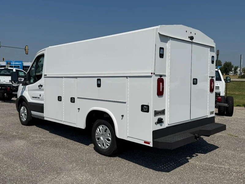 New 2026 Oxford White Ford T-350 RWD SRW 138" WB 9500 GVWR image 3