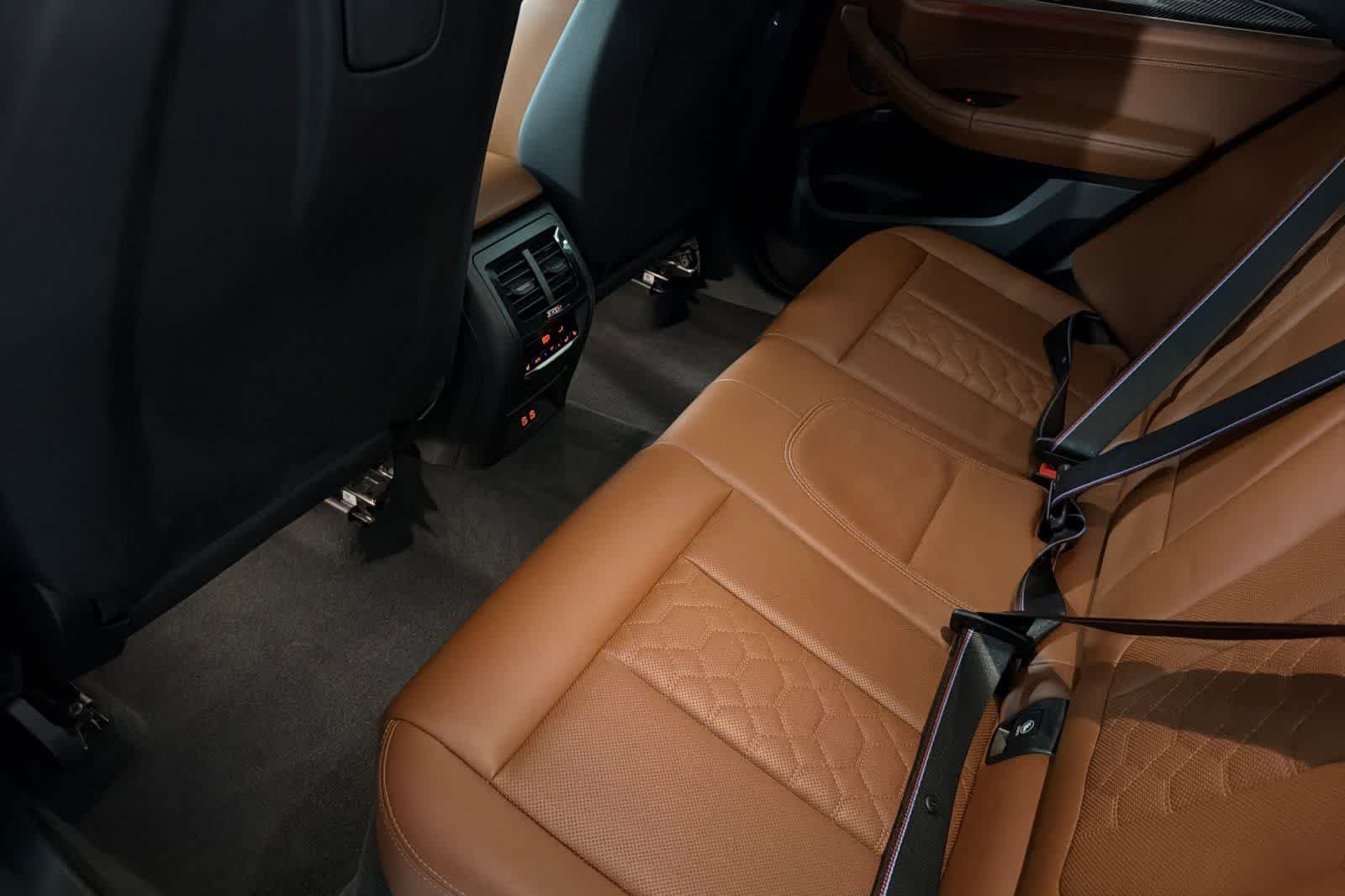 Used 2022 Dark Graphite Metallic BMW  image 4