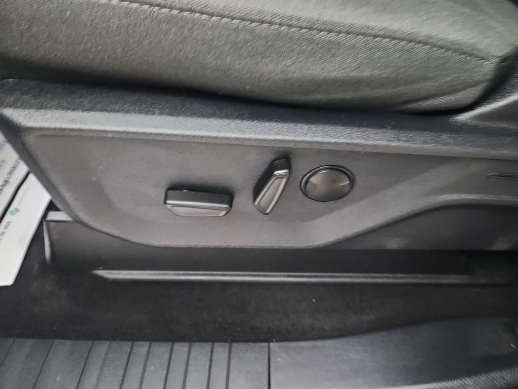 Used 2024 Black Ford XLT image 15