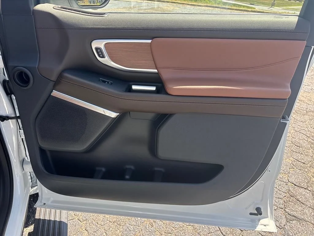 New 2026 Star White Metallic Tri-Coat Ford King Ranch® image 14