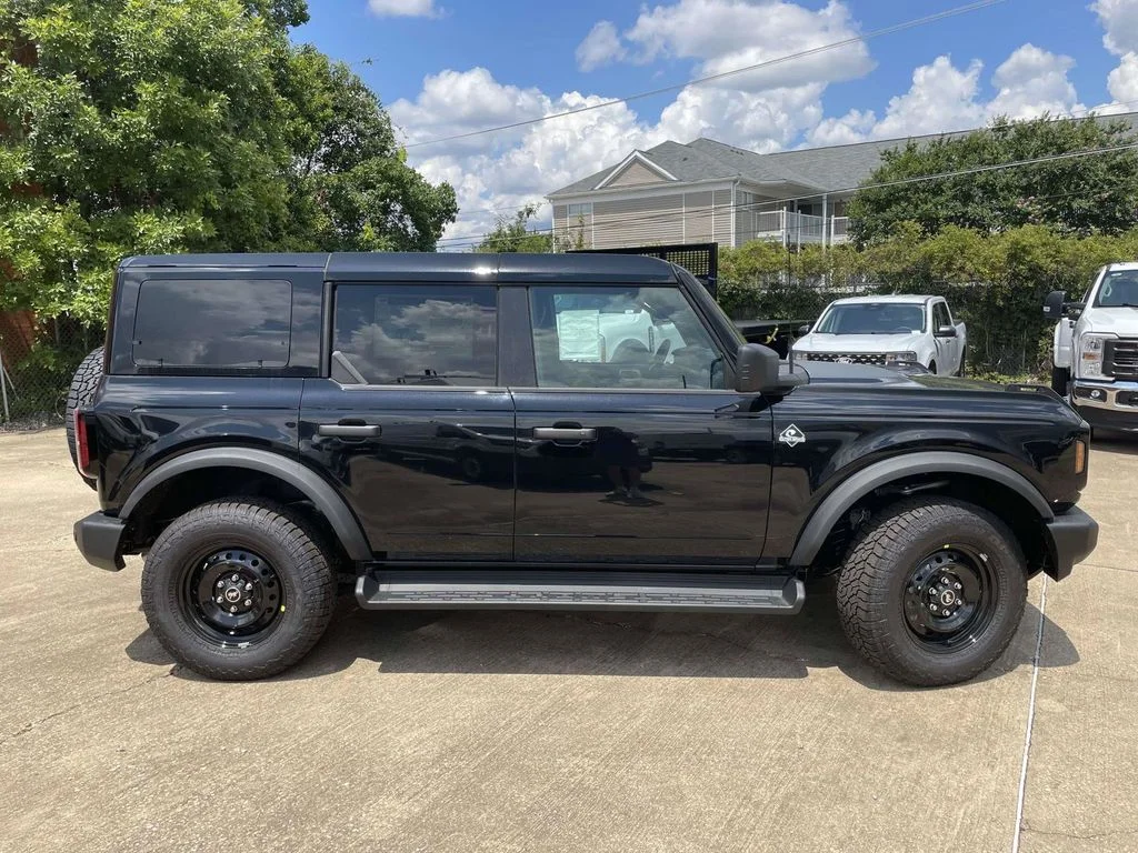 New 2026 Black Ford Outer Banks image 2