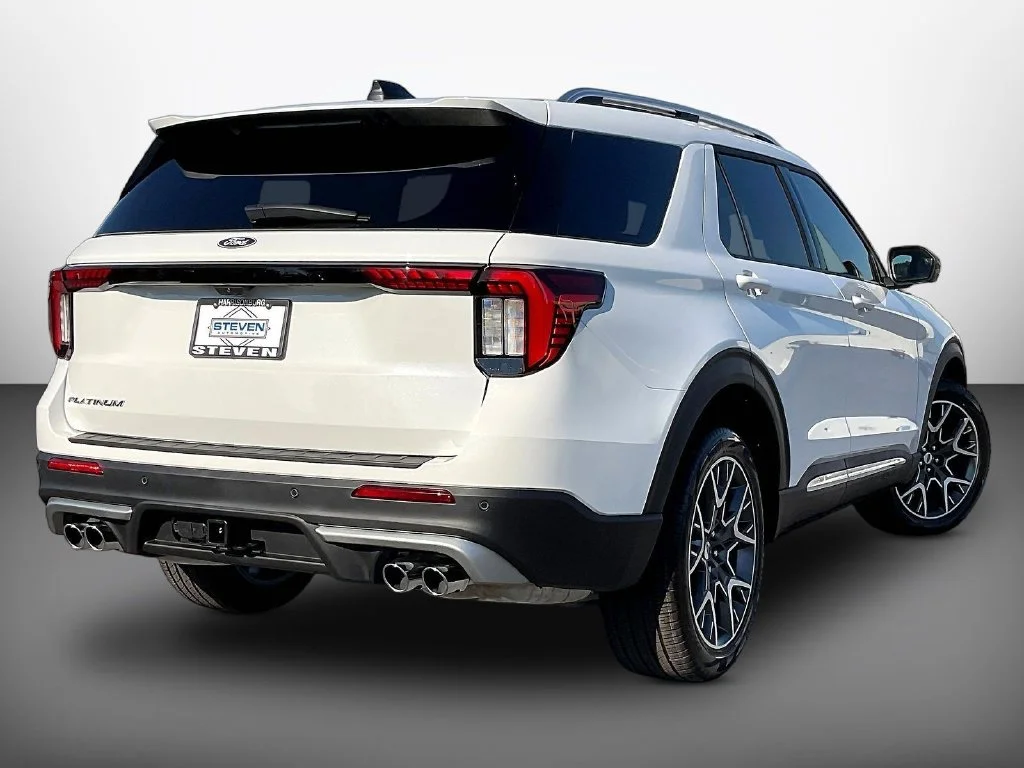New 2027 Star White Metallic Tri-Coat Ford Platinum™ image 16