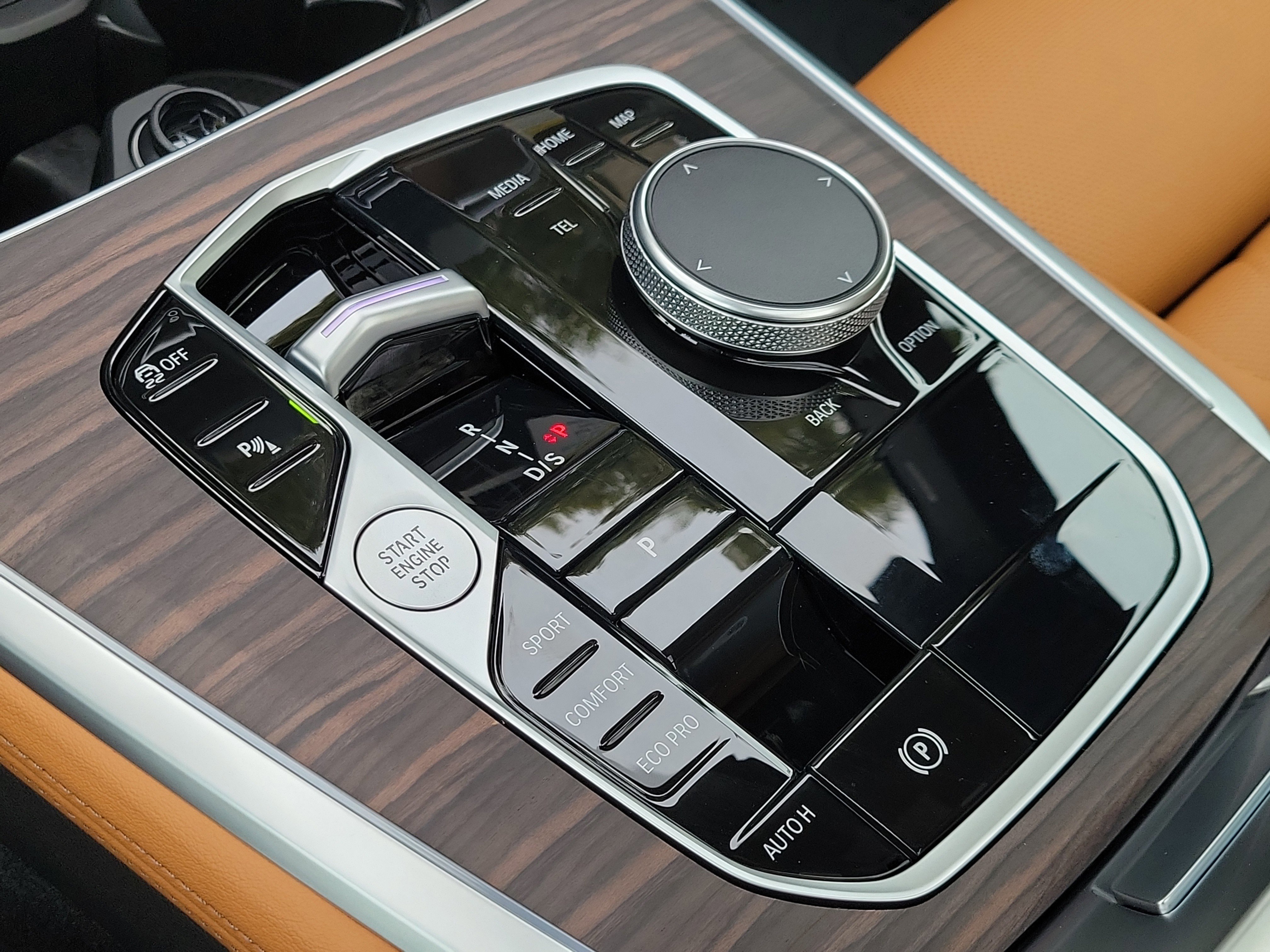 New 2026 Alpine White BMW sDrive40i image 29