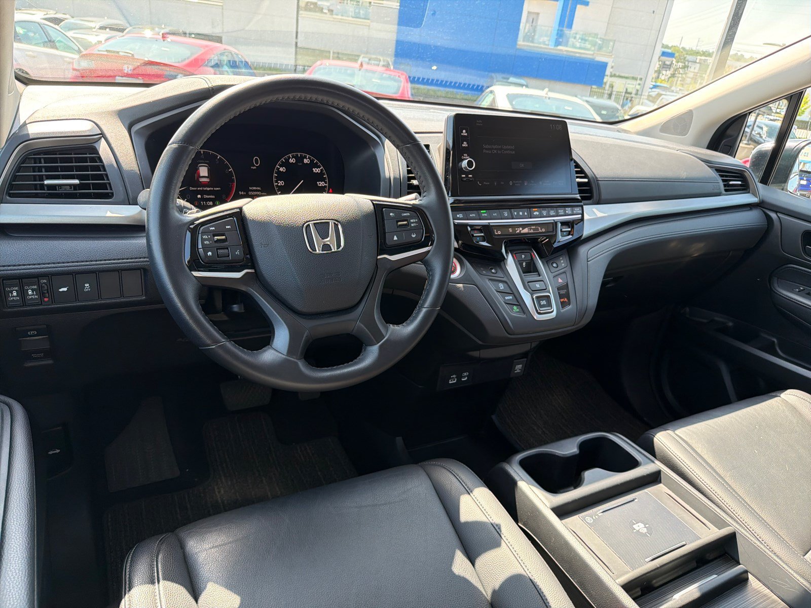 Certified Used 2025 Solar Silver Metallic Honda EX-L image 20