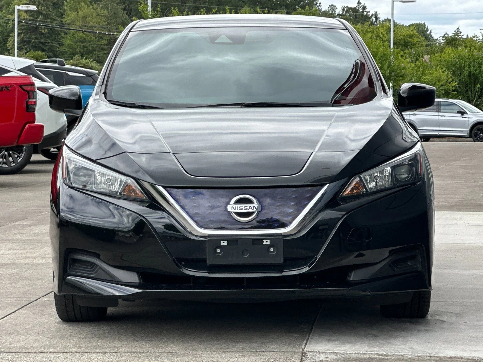 Used 2022 Super Black Nissan S image 8