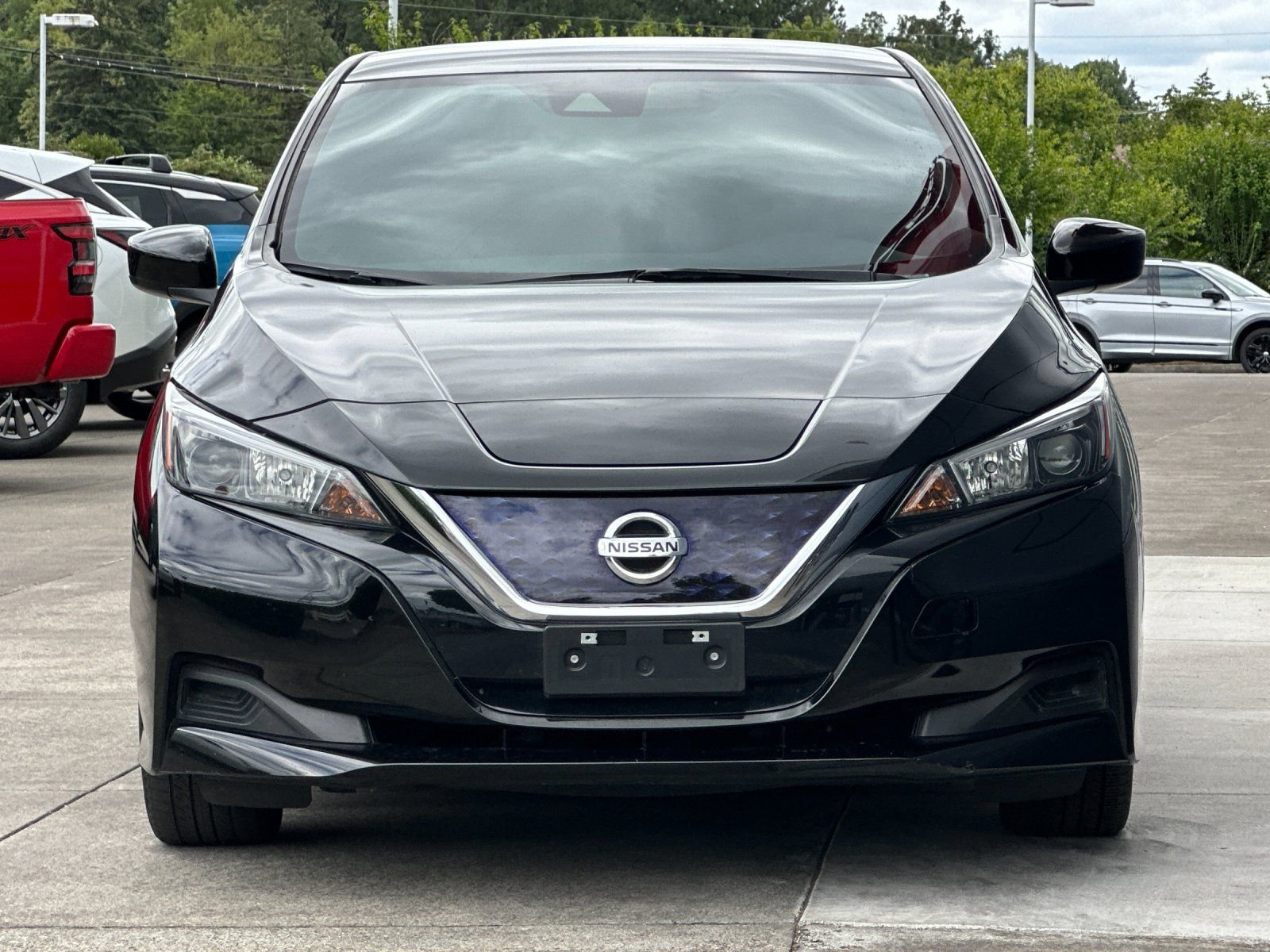 Used 2022 Super Black Nissan S image 8