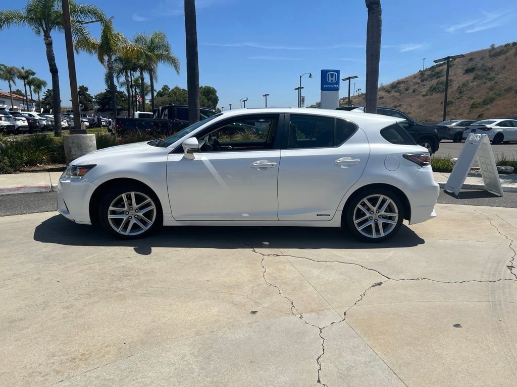 Used 2017 Ultra White w/Black Roof Lexus 200h image 2