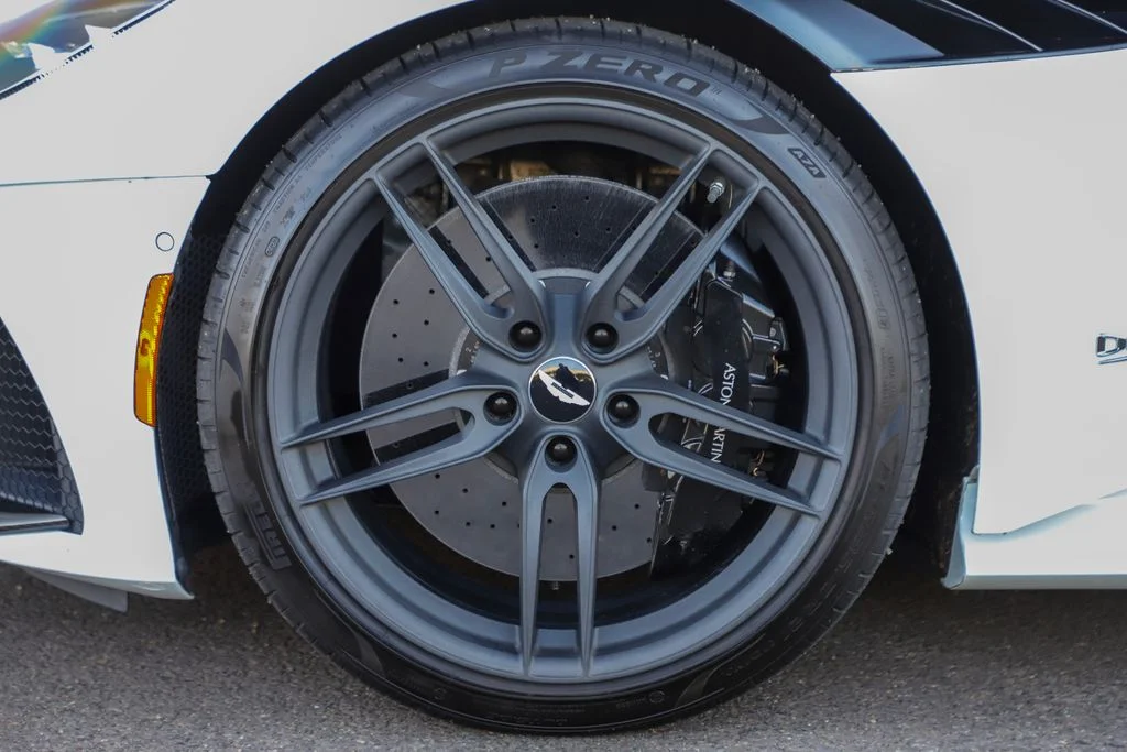2019 Aston Martin DBS Superleggera Base - Photo 63