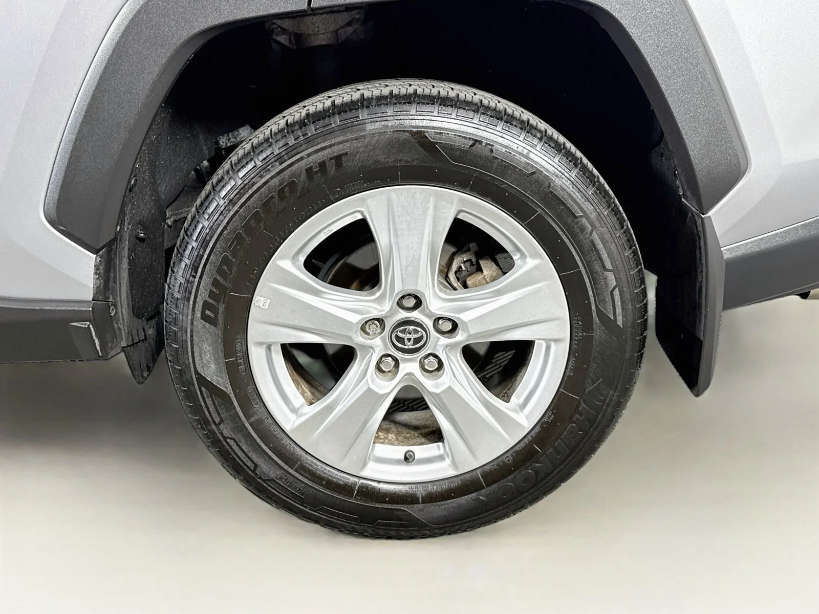 Certified Used 2020 Silver Toyota XLE image 31