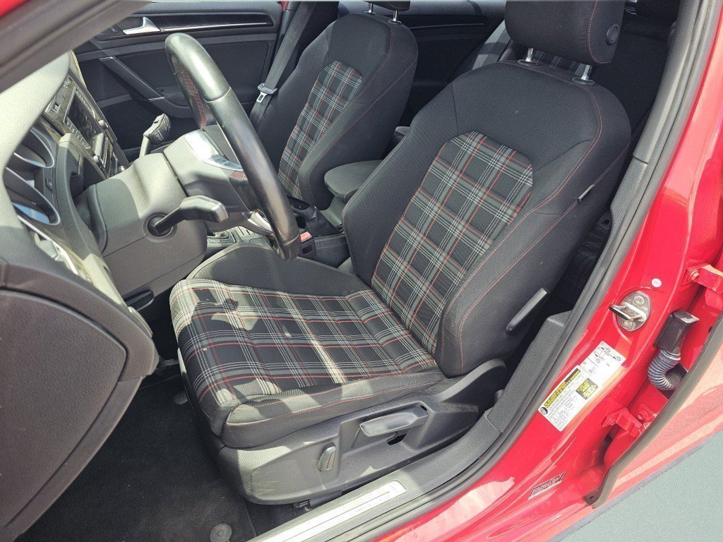 Used 2016 Tornado Red Volkswagen S image 6