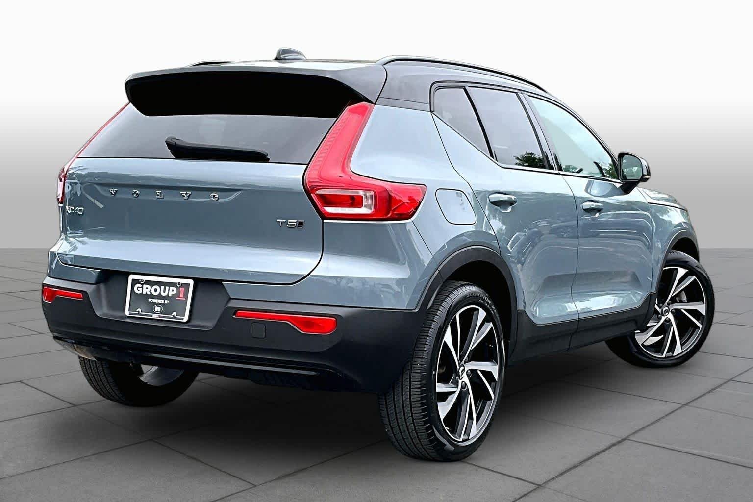 Used 2021 Thunder Grey Metallic Volvo R-Design image 13