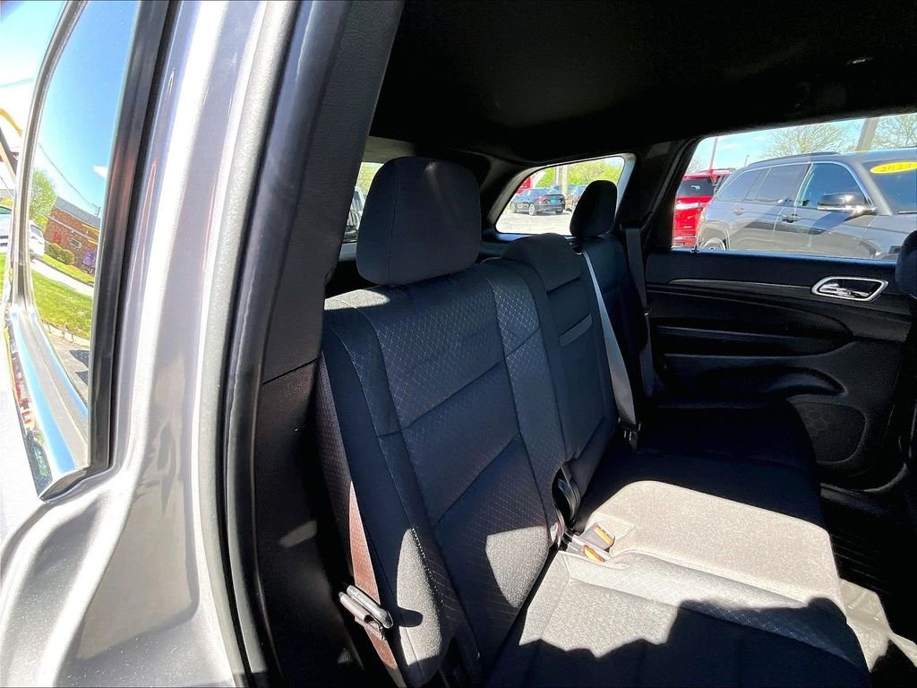 Used 2021 Silver Jeep Laredo E image 15